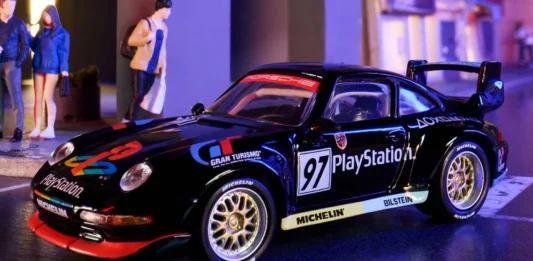 Mattel revive alianza entre Porsche y PlayStation con Hot Wheels que apunta al mercado coleccionista porsche Hot Wheels x PlayStation