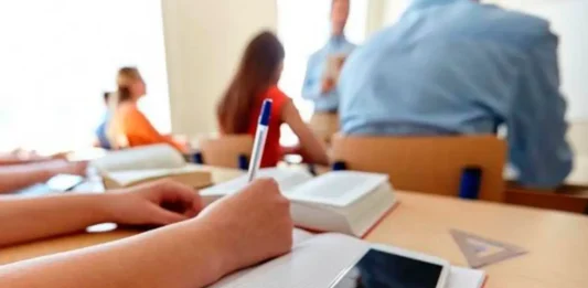 Celulares en escuelas: México prepara nuevas reglas para proteger a menores prohiben celulares escuelas