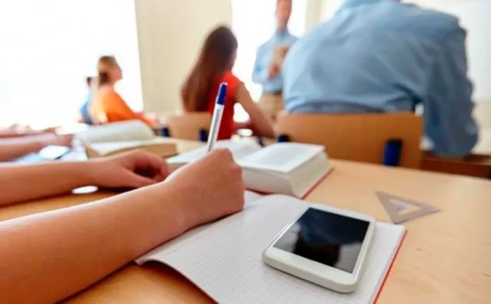 prohiben celulares escuelas