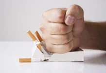 Dejar el cigarro podría proteger tu memoria y reducir el riesgo de demencia salud parar de fumar