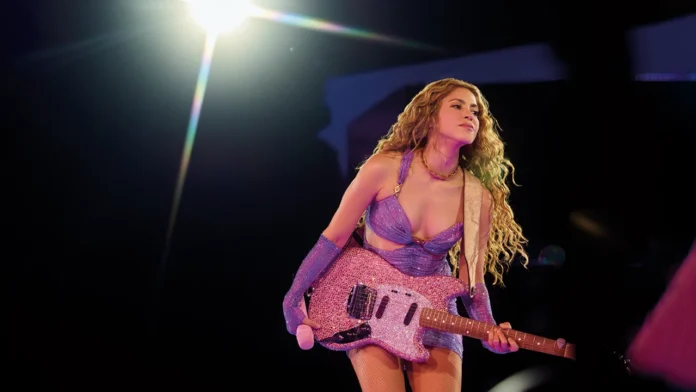 shakira absoelta deuda