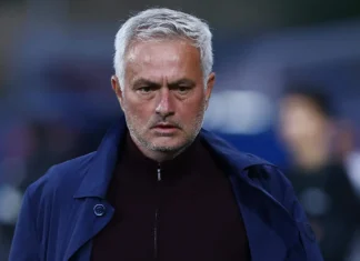 El Real Madrid ha anunciado de manera oficial el fichaje de José Mourinho como entrenador El Real Madrid anuncia a Jose Mourinho como entrenador
