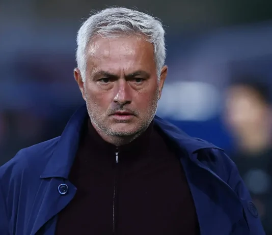 El Real Madrid ha anunciado de manera oficial el fichaje de José Mourinho como entrenador El Real Madrid anuncia a Jose Mourinho como entrenador