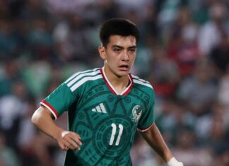 Gilberto Mora se convierte en el jugador más joven en jugar un mundial Gilberto Mora se convierte en el jugador más joven en jugar un mundial