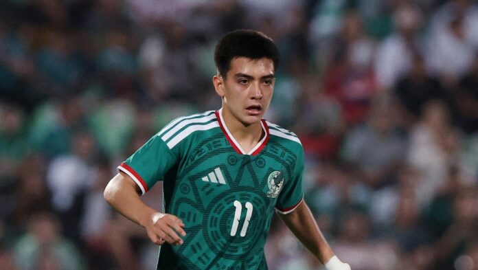 Gilberto Mora se convierte en el jugador más joven en jugar un mundial