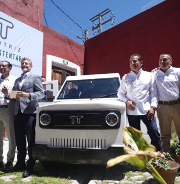 Tlaxcala se adelanta a Olinia: presentan un auto eléctrico mexicano que se carga con el sol y costará menos de 100 mil pesos TT Automotriz