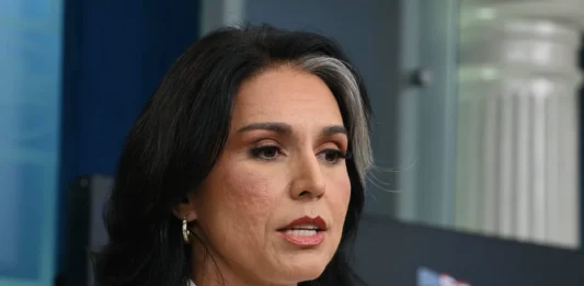 Exdirectora de Inteligencia de EU revela financiamiento a laboratorios biológicos en más de 30 países Tulsi Gabbard
