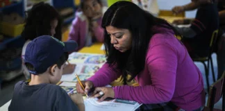 México enfrenta una crisis docente: en 10 años no habrá suficientes maestros maestros en mexico