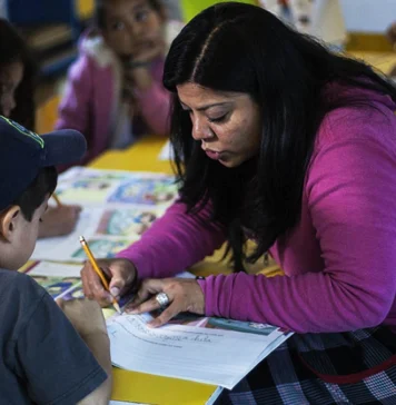 México enfrenta una crisis docente: en 10 años no habrá suficientes maestros maestros en mexico