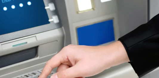 SAT vigilará estos movimientos bancarios en 2026 y podrían derivar en auditorías movimientos bancarios
