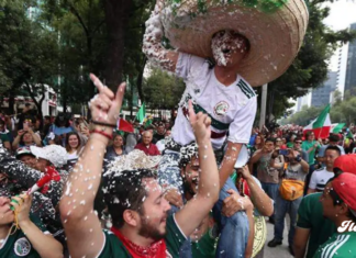 Afición mexicana celebra bajo la lluvia el debut del Tri en el Mundial 2026 noticias aficionados angel independencia