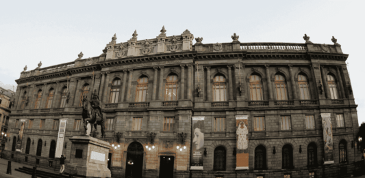 MUNAL suspende actividades hasta nuevo aviso; cierre genera incertidumbre en el Centro Histórico noticias cierre munal cdmx