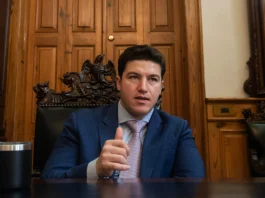 Samuel García entrega defensa legal por escrito ante juicio político en Congreso de Nuevo León samuel garcia demanda