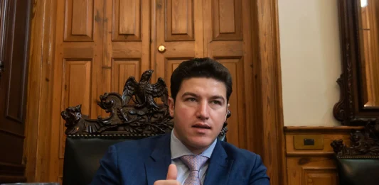 Samuel García entrega defensa legal por escrito ante juicio político en Congreso de Nuevo León samuel garcia demanda