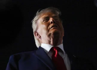 Trump cumple 80 años entre elogios, poder y cuestionamientos sobre su salud trump 80 años
