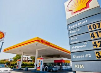 Trump ordena investigar a petroleras por altos precios de la gasolina en EU Trump