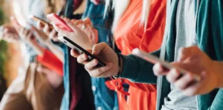 México alcanza récord digital: acceso a internet se duplica en una década uso de celulares adultos