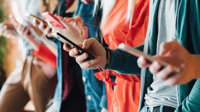 uso de celulares adultos uso de celulares adultos