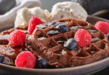 Waffles de chocolate con almendras: receta fácil para un desayuno casero lleno de sabor waffles de chocolate almendras