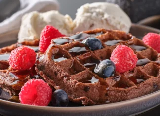 Waffles de chocolate con almendras: receta fácil para un desayuno casero lleno de sabor waffles de chocolate almendras