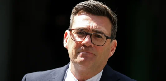Andy Burnham asume como primer ministro británico y promete transformar el Reino Unido Andy Burnham