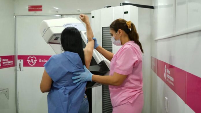 ISSSTE incorpora inteligencia artificial para detectar lesiones milimétricas y anticipar el cáncer de mama