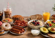 Los 9 desayunos que los cardiólogos recomiendan limitar si tienes colesterol alto