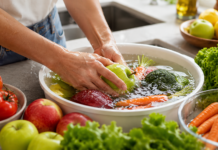IMSS revela cuál es el líquido ideal para lavar frutas y verduras y eliminar bacterias