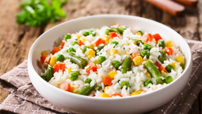 Cómo hacer arroz blanco perfecto: consejos, ingredientes y paso a paso