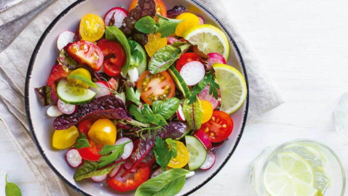 Cómo hacer que las ensaladas se vean frescas Cómo hacer que las ensaladas se vean frescas