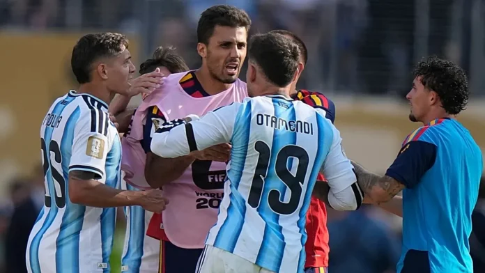 FIFA abre investigación contra Argentina por los incidentes tras la final del Mundial 2026 La FIFA anunció ayer que inició una investigación oficial que podría dejar a figuras de la Selección Argentina fuera de las canchas