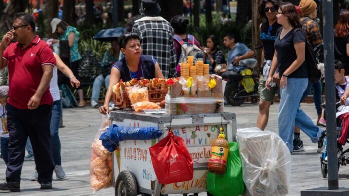 Hay riesgos a la salud por comer en la calle en la CDMX
