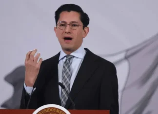 México llevará a tribunales de EU casos de mexicanos fallecidos bajo custodia del ICE Roberto Velasco