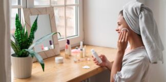 Rutina facial de noche: los pasos esenciales para cuidar tu piel mientras duermes Rutina facial de noche: los pasos esenciales para cuidar tu piel mientras duermes