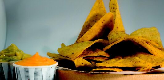 Botanas de maíz dominan el consumo en México con 58% de preferencia, pero alertan por exceso de sodio botanas