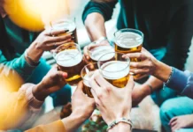 Alcohol premezclado gana terreno entre estudiantes de bachillerato en México consumo alcohol preparatorio jovenes