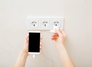 Cinco electrodomésticos que no deberías conectar a un enchufe inteligente y los riesgos que debes conocer enchufes inteligentes