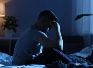 Turnos nocturnos y estrés elevan riesgo de gastritis, acidez y úlceras, advierten especialistas estres nocturno