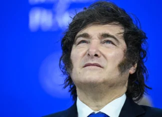 Milei endurece la política migratoria y podrá expulsar a extranjeros por mensajes de odio milei