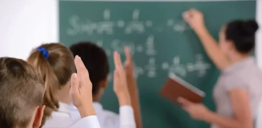 Hacer preguntas en clase mejora el aprendizaje infantil, revela estudio aprendizaje infantil