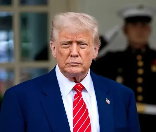 Trump ofrece 5,000 dólares por adulto si los republicanos conservan el Congreso trump