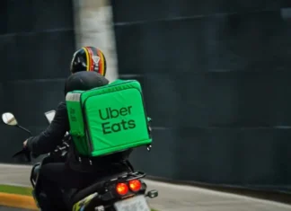 Uber Eats pausa expansión en Europa mientras busca fortalecer su estrategia con Delivery Hero Uber