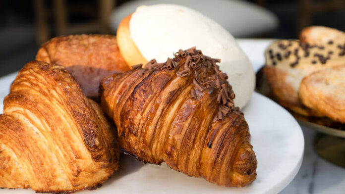Amand llega a la Roma con un brunch de inspiración francesa entre croissants, desayunos y sobremesas