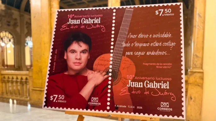 Estampillas de Juan Gabriel Correos de México lanza edición conmemorativa por sus 10 años de fallecimiento Estampillas de Juan Gabriel: Correos de México lanza edición conmemorativa por sus 10 años de fallecimiento
