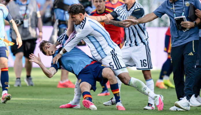 FIFA sanciona a Argentina tras los incidentes de la final del Mundial 2026 FIFA sanciona a Argentina tras los incidentes de la final del Mundial 2026