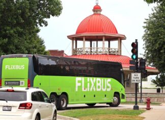 Flix prepara expansión en México con hasta 100 empresas de autobuses y una red de viajes conectados Flixbus