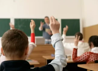 Inglés, pensamiento crítico e IA: las habilidades que marcarán el nuevo ciclo escolar inglés