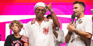 Ronaldinho regresa al futbol profesional con el Ravenna de Italia Ronaldinho regresa al futbol profesional con el Ravenna de Italia