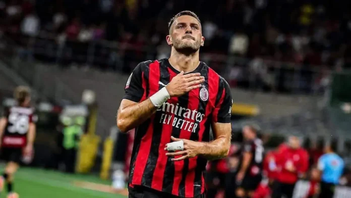 Santiago Giménez tendría acuerdo con el Porto, pero su fichaje aún depende del Milan Santiago Giménez tendría acuerdo con el Porto, pero su fichaje aún depende del Milan