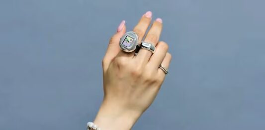 Tamagotchi Ring revive la mascota virtual de los 90: llegará como un anillo con pantalla a color Tamagotchi